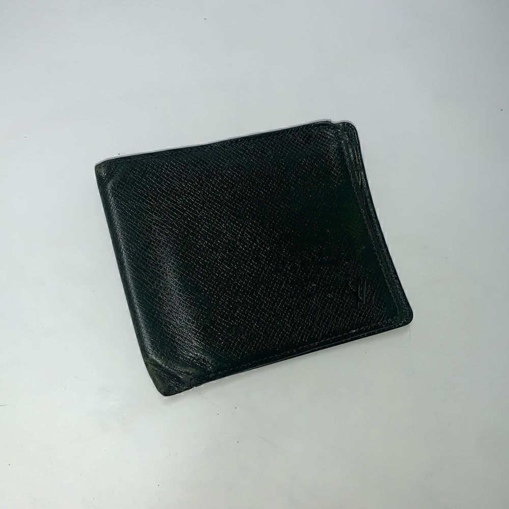 💥AUTHENTIC💥 Louis Vuitton Mens Leather Bifold Wallet Green